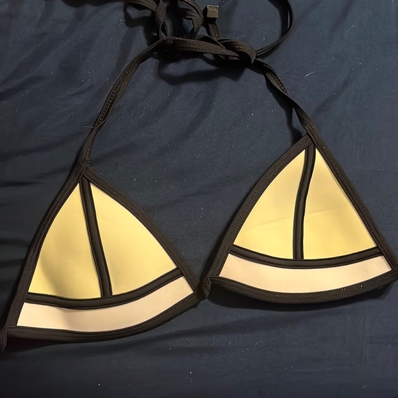 TRIANGL BIKINI TOP - Picture 1 of 3